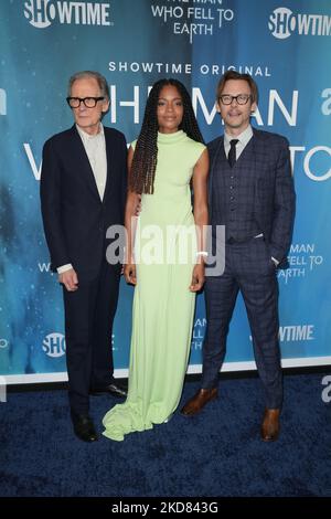 (L-R) Bill Nighy, Naomie Harris and Jimmi Simpson attend the premiere of Showtime's 'The Man Who Fell To Earth' at Museum of Modern Art on April 19, 2022 in New York City. (Photo by John Nacion/NurPhoto) Stock Photo