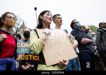 The March for Science kicked off from Central Park in New York City on April 23, 2022 where hundreds of participants marched to Bryant Park calling on elected officials, media, and businesses to listen to climate change science. (Photo by Karla Ann Cote/NurPhoto) Stock Photo