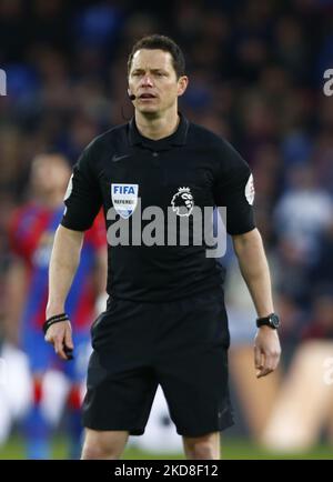 : Referee Darren England during Premier League between Crystal Palace and Leeds United at Selhurst Park Stadium, London on 25th April, 2022 (Photo by Action Foto Sport/NurPhoto) Stock Photo