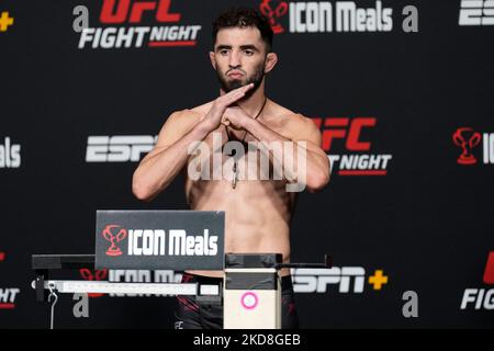 LAS VEGAS, NV - NOVEMBER 4: Liudvik Sholinian steps on the scale for the official weigh-ins at UFC Apex for UFC Fight Night - Vegas 64 - Rodriguez vs Lemos - Weigh-ins on November 4, 2022 in Las Vegas, NV, United States. (Photo by Louis Grasse/PxImages) Stock Photo