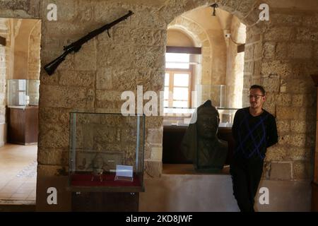 A newly-discovered stone statuette over 4,500 years old depicting the face of an ancient goddess, that was found by a Palestinian farmer while working his land in the southern Gaza Strip, at ElBacha Place Museum in Gaza City, April 28, 2022. The ministry said the 22-centimeter (6.7-inch) tall limestone head is believed to represent the Canaanite goddess Anat and is estimated to be dated to around 2,500 B.C. (Photo by Majdi Fathi/NurPhoto) Stock Photo