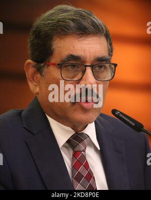 Governor of Sri Lankan Central Bank Nandalal Weerasinghe speaks during a media briefing at the Central Bank in Colombo, Sri Lanka April 29, 2022. (Photo by Pradeep Dambarage/NurPhoto) Stock Photo