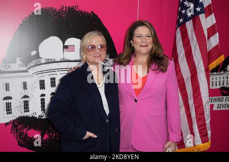 NEW YORK, NEW YORK - MAY 01: (L-R) Amy Poehler, Ana Gasteyer pose at the opening night of the new play 'POTUS' on Broadway at The Shubert Theater on May 1, 2022 in New York City. (Photo by John Nacion/NurPhoto) Stock Photo