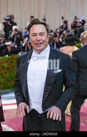 NEW YORK, NEW YORK - MAY 02: Elon Musk and Maye Musk attend The 2022 ...