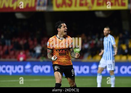 Campeonato Italiano Serie B Entre Benevento Vs Como Foto Editorial - Imagem  de futebol, italiano: 270667861