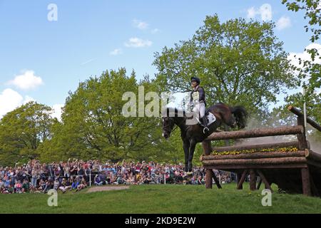 Ariel Grald riding Leamore Master Plan during the Cross Country Event at Badminton Horse Trials, Badminton House, Badminton on Saturday 7th May 2022. (Photo by Jon Bromley/MI News/NurPhoto) Stock Photo