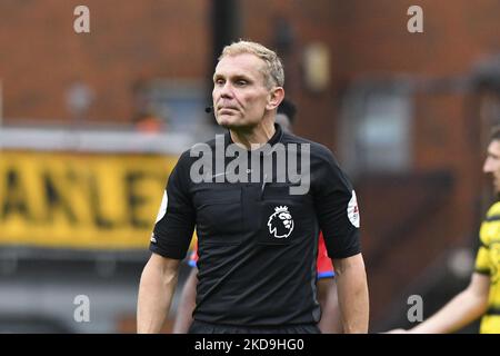 The referee Graham Scott looks on during the Premier League match between Crystal Palace and Watford at Selhurst Park, London on Saturday 7th May 2022. (Photo by Ivan Yordanov/MI News/NurPhoto) Stock Photo