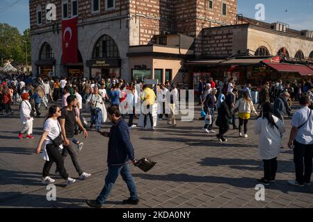 People walk in Istanbul, Turkey, on May 14, 2022. (Photo by Erhan Demirtas/NurPhoto) Stock Photo