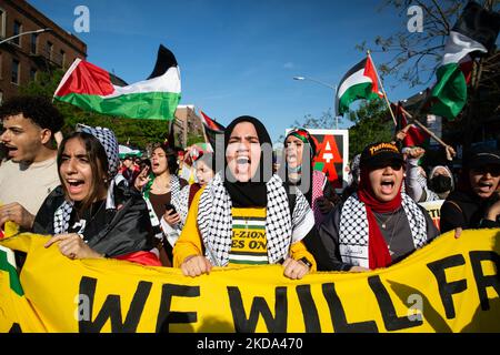 Over a thousand demonstrators took to the streets of Bay Ridge, Brooklyn on May 15, 2022 to recognize Nakba Day and honor the life of Palestinian-American journalist Shireen Abu Akleh. (Photo by Karla Ann Cote/NurPhoto) Stock Photo