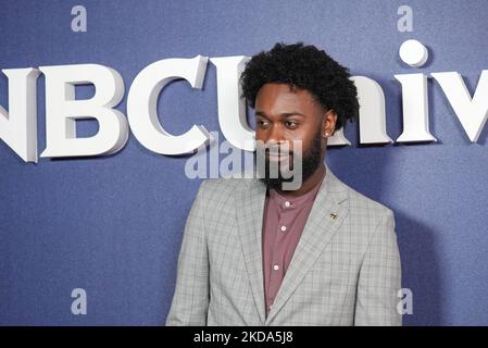 NEW YORK, NEW YORK - MAY 16: Echo Kellum attend the 2022 NBCUniversal Upfront at Mandarin Oriental Hotel on May 16, 2022 in New York City. (Photo by John Nacion/NurPhoto) Stock Photo