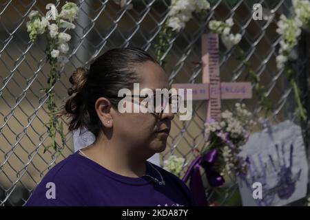 A group of protesters outside the Reclusorio Oriente in Iztapalapa, Mexico City, demand justice for the femicide of Jacqueline Pérez Herrera, an event that occurred on July 19, 2021 in San Antonio Tecomitl, Milpa Alta mayor's office. (Photo by Gerardo Vieyra/NurPhoto) Stock Photo