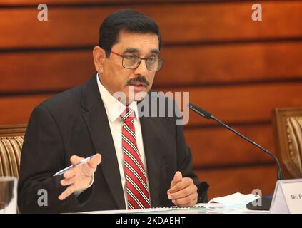 Governor of Sri Lankan Central Bank Nandalal Weerasinghe during a media briefing at the Central Bank in Colombo, Sri Lanka May 19, 2022. Stock Photo