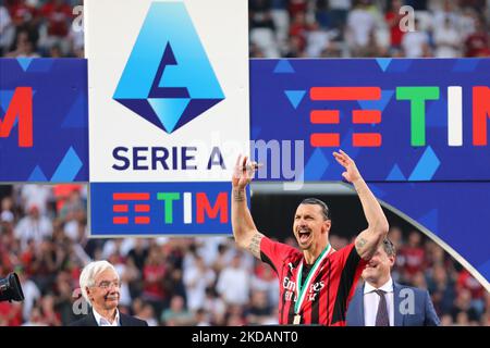 Serie a trophy 2022 hi-res stock photography and images - Alamy