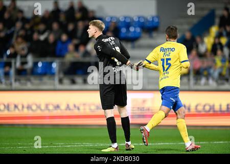 Beveren's goalkeeper Beau Reus pictured during a soccer match between SK Beveren and Club NXT, Saturday 05 November 2022 in Beveren-Waas, on day 12 of the 2022-2023 'Challenger Pro League' 1B second division of the Belgian championship. BELGA PHOTO FILIP LANSZWEERT Stock Photo