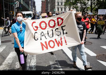 Housing rights activists held a die-in in front of Speaker Carl Heastie and Majority Leader Andrea Stewart-Cousins New York City offices on May 27, 2022 calling on elected officials to pass Good Cause legislation. (Photo by Karla Ann Cote/NurPhoto) Stock Photo