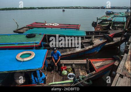 The coastal community activities are seen in the Belawan marine area in Medan, North Sumatra province, Indonesia on June 04, 2022. (Photo by Sutanta Aditya/NurPhoto) Stock Photo