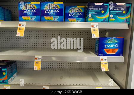 View of women’s hygiene products at a Duane Reade in New York City on June 10, 2022. Top retailers and manufacturers acknowledged the shortages this week, confirming complaints that have been circulating on social media for months. The issue garnered national attention this week after an article in Time called the dearth of tampons and pads the shortage “no one is talking about.” (Photo by John Nacion/NurPhoto) Stock Photo