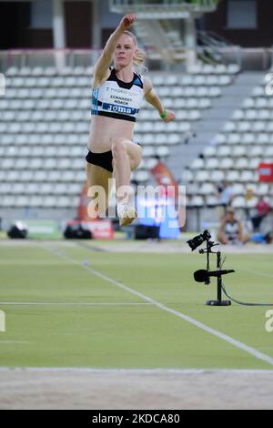 athletes participate in the Meeting Madrid a World Athletics Continental Tour Silver event held at the Vallehermoso Stadium in Madrid June 18, 2022 Spain (Photo by Oscar Gonzalez/NurPhoto) Stock Photo