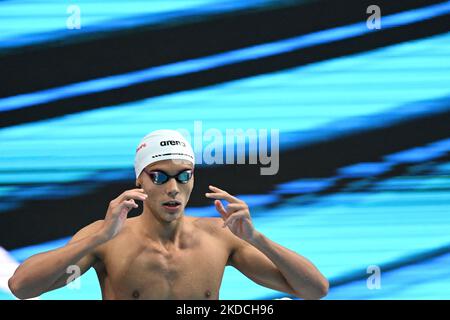 David Popovici of Team Romania prepares to compete in the Men's 100m Freestyle Final on day five of the Budapest 2022 FINA World Championships at Duna Arena on June 22, 2022 in Budapest, Hungary. (Photo by Alex Nicodim/NurPhoto) Stock Photo