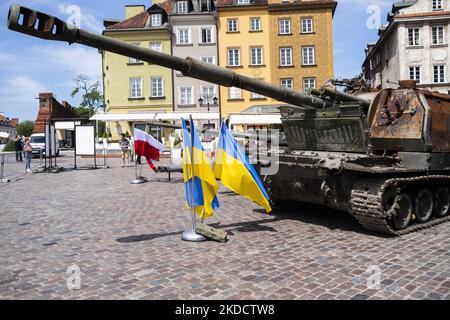 Russian tanks destroyed during the war exhibited at Castle Square in Warsaw as part of the exhibition ''For your freedom and ours''. 27 June, 2022, Warsaw, Poland (Photo by Krystian Dobuszynski/NurPhoto) Stock Photo