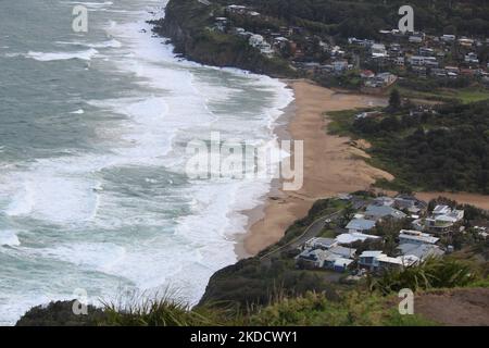 A high-angle of a Bald Hill lookout with a sandy beach seascape and resort view Stock Photo
