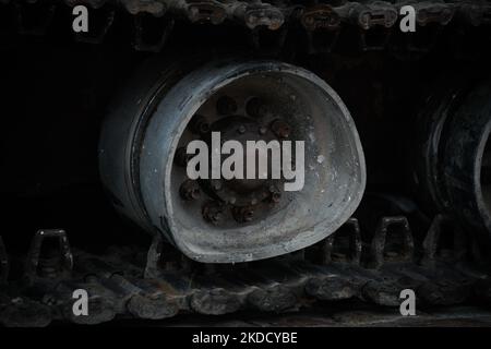 Detail of damage of a Russian tank is seen near the Royal Castle in Warsaw, Poland on 28 June, 2022. Two destroyed Russian army tanks are on display on the Castle Square in the Old Town after having been transported from Ukraine. One of the tanks, a T-72 was destroyed in the Bucha district near Kyiv where in march the Russian army committed mass executions of civilians. The second tank on display is a 2S19 Msta self-propelled Howitzer weighing around 42 thousand kilos. (Photo by STR/NurPhoto) Stock Photo