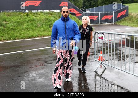 Lewis Hamilton of Mercedes and Angela Cullen arrive the circuit ahead of the Formula 1 Austrian Grand Prix at Red Bull Ring in Spielberg, Austria on July 7, 2022. (Photo by Jakub Porzycki/NurPhoto) Stock Photo