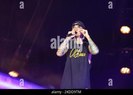 Ultimo performs on stage at Stadio Adriatico - Pescara during the Italian singer Music Concert Ultimo - Stadi 2022 on July 07, 2022 at the Stadio Adriatico in Pescara, Italy (Photo by Davide Di Lalla/LiveMedia/NurPhoto) Stock Photo