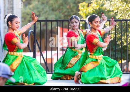 5th Nov 2022. Dancers perform during Diwali celebrations in San Antonio Texas, USA. Diwali, or the Festival of Lights, is a traditional Hindu celebration of the victory of light over darkness and good over evil. Stock Photo