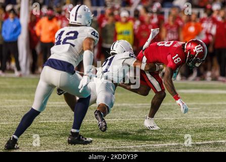 Bloomington, United States. 05th Nov, 2022. Indiana Hoosiers wide receiver Javon Swinton (18) carries the ball against Penn State during an NCAA football game at Memorial Stadium. The Nittany Lions beat the Hoosiers 45-14. Credit: SOPA Images Limited/Alamy Live News Stock Photo