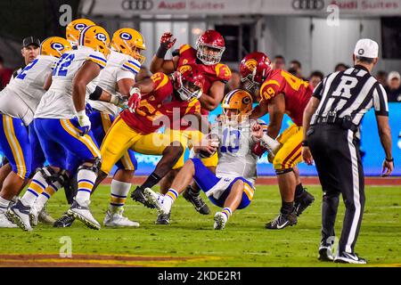 USC Trojans Defensive Lineman Jack Sullivan (99) Rushes The Edge During ...