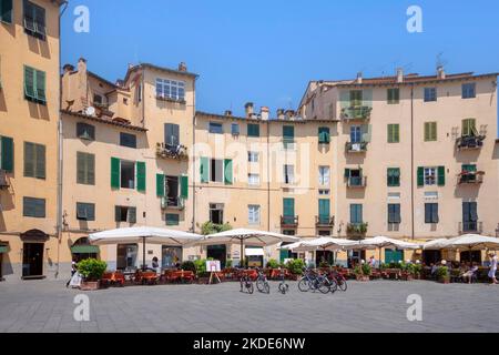 Piazza dell'Anfiteatro, Lucca, Tuscany, Italy Stock Photo