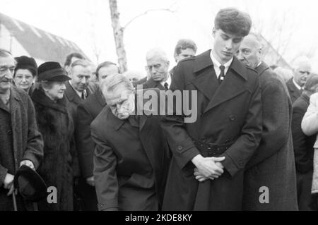The funeral of Hans-Ullrich Rudel, the only Knight's Cross winner with golden oak leaves and a member of the right-wing radical DRP, turned into a Stock Photo