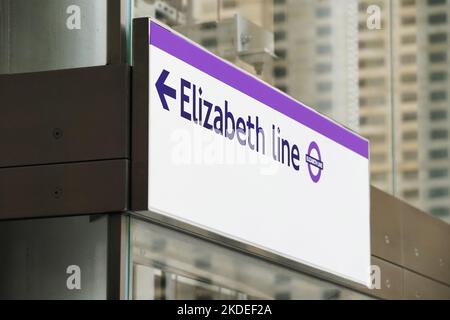 London- November 2022: Elizabeth Line train logo on train standing on ...