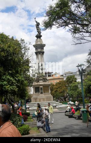 Memorial to the heroes of 10 August 1809 who started the process of Ecuadorian independence from Spain. Plaza Grande, Quito Ecuador. Stock Photo
