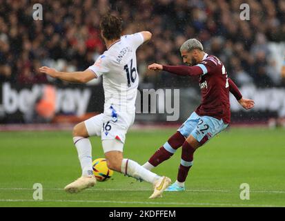 West Ham United's Said Benrahma scores their side's first goal of the game during the Premier League match at the London Stadium, London. Picture date: Sunday November 6, 2022. Stock Photo