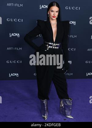 LOS ANGELES, CALIFORNIA, USA - NOVEMBER 05: Alessandra Ambrosio arrives at the 11th Annual LACMA Art + Film Gala 2022 presented by Gucci held at the Los Angeles County Museum of Art on November 5, 2022 in Los Angeles, California, United States. (Photo by Xavier Collin/Image Press Agency) Stock Photo