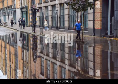 London, England, UK. 6th Nov, 2022. A flooded street in Bloomsbury, Central London, after heavy rain. (Credit Image: © Vuk Valcic/ZUMA Press Wire) Stock Photo