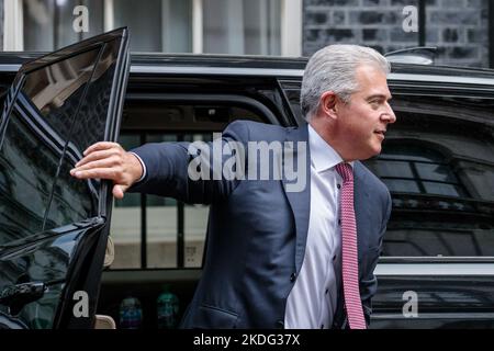 Downing Street, London, UK. 19th October 2022.  Brandon Lewis, Lord Chancellor and Secretary of State for Justice arriving at Number 10 Downing Street Stock Photo