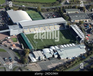 Aerial view of The Worcester Warriors Rugby Club stadium & facilities & the adjoining David Lloyd Gym at Sixways in Worcestershire, England. Stock Photo