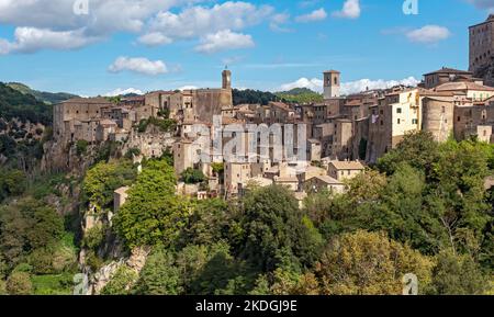 Panoramic view of medieval hill town of Sorano, Tuscany, Italy Stock Photo