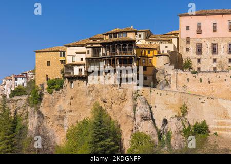 Cuenca, Cuenca Province, Castile-La Mancha, Spain.  The famous casas colgadas, or hanging houses, which house the Museum of Spanish Abstract Art - Mus Stock Photo