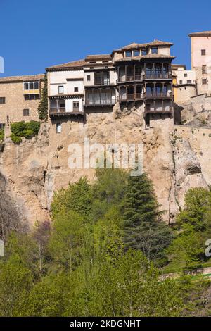 Cuenca, Cuenca Province, Castile-La Mancha, Spain.  The famous casas colgadas, or hanging houses, which house the Museum of Spanish Abstract Art - Mus Stock Photo