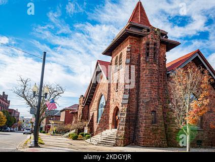 Barnesville, Ohio, USA-Oct. 25, 2022: First Presbyterian Church building in downtown Barnsville is a notable landmark that was built in 1901 in Orient Stock Photo