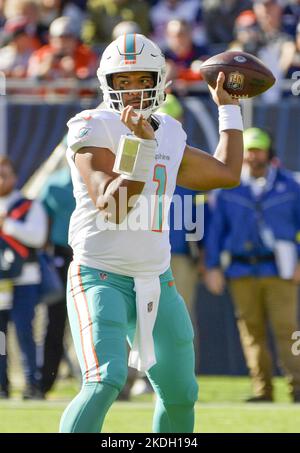 Chicago, United States. 06th Nov, 2022. Miami Dolphins quarterback Tua Tagovailoa (1) looks for an open receiver against the Chicago Bears at Soldier Field in Chicago on Sunday, November 6, 2022. Photo by Mark Black/UPI Credit: UPI/Alamy Live News Stock Photo