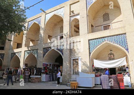 Nodir Divanbegi Madrasa, Lyabi Hauz Square, Historic Centre, Bukhara, Bukhara Province, Uzbekistan, Central Asia Stock Photo