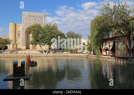 Lyabi Hauz and Nodir Devonbegi Khanagha, Historic Centre, Bukhara, Bukhara Province, Uzbekistan, Central Asia Stock Photo