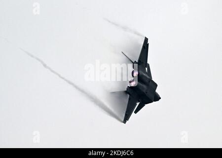 Guangzhou. 5th Nov, 2022. A J-20 stealth fighter jet flies during a training for the upcoming 14th Airshow China in south China's Guangdong Province Nov. 5, 2022. The Chinese People's Liberation Army (PLA) Air Force will showcase an array of aircraft at the upcoming 14th Airshow China to be held from Nov. 8 to 13 in Zhuhai of Guangdong Province, a PLA Air Force spokesperson said on Sunday. Credit: Yu Hongchun/Xinhua/Alamy Live News Stock Photo