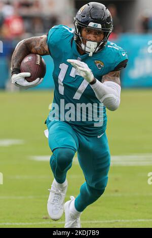 Jacksonville, FL. -- Jacksonville Jaguars tight end Greg Estandia (83)  during the Jags game against the Green Bay Packers on Dec. 14, 2008 at  Jacksonville Municipal Stadium in Jacksonville, FL. (Icon Sportswire