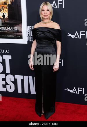 Michelle Williams arrives at the AFI gala screening of 